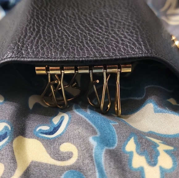 Gucci Key Holder - Picture 3 of 9